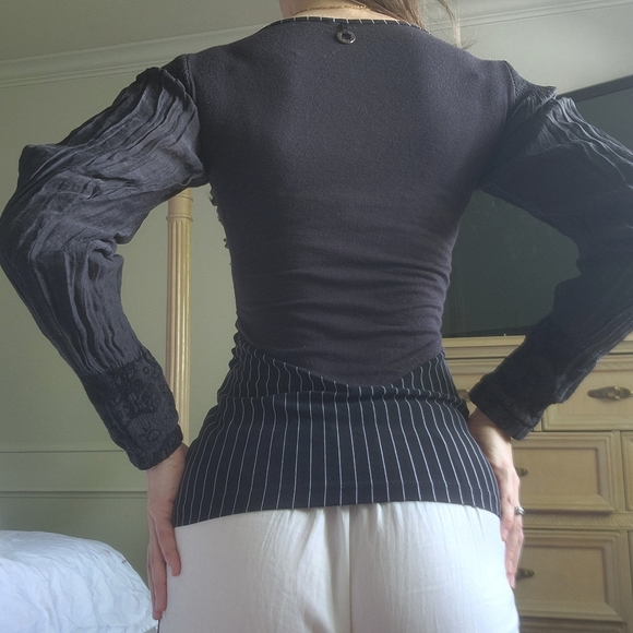 Save the Queen Ruched Long Sleeve Shirt (S) - Picture 2 of 4